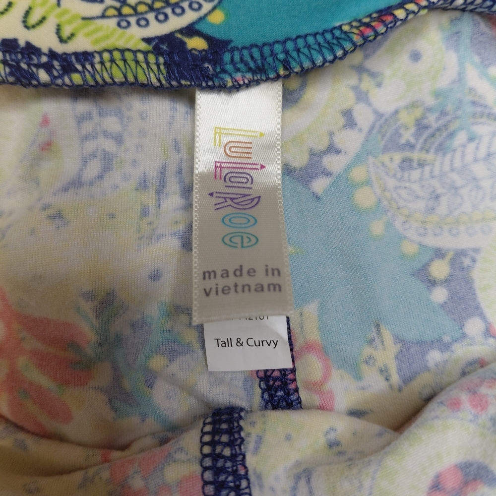 LuLaRoe Tall & Curvy Leggings Bright Floral Paisley Super Soft  Fits 12-18 - Picture 4 of 6